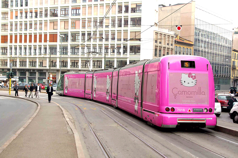 hello-kitty-tram-1.gif
